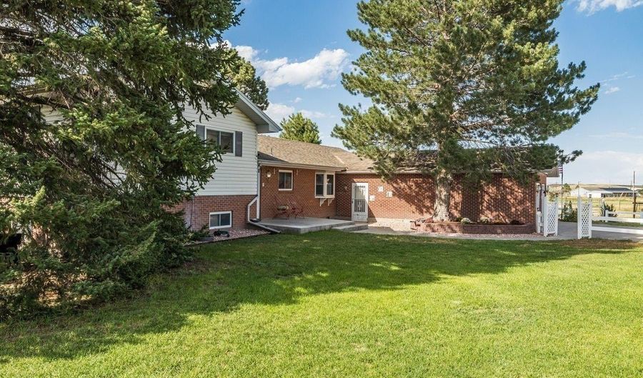 726 PEARL Ct, Cheyenne, WY 82009 - 3 Beds, 2 Bath
