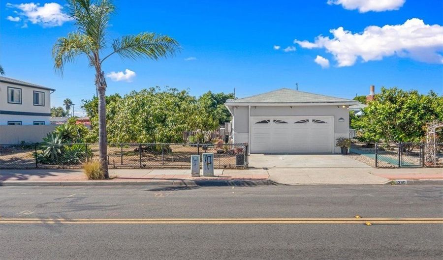1330 Bush St, Oceanside, CA 92058 - 5 Beds, 3 Bath