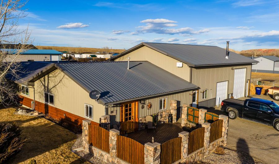 201 Flatiron Dr, Buffalo, WY 82834 - 2 Beds, 3 Bath