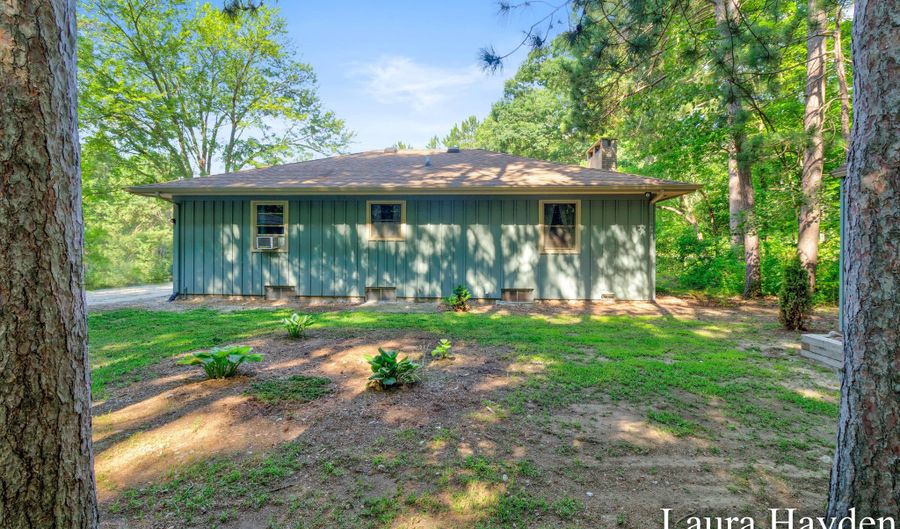 420 Pine Land Dr SE, Ada, MI 49301 - 2 Beds, 1 Bath