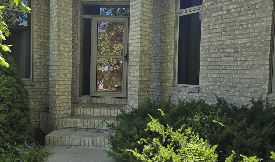 1905 Country Meadows Pl, Beatrice, NE 68310 - 4 Beds, 4 Bath