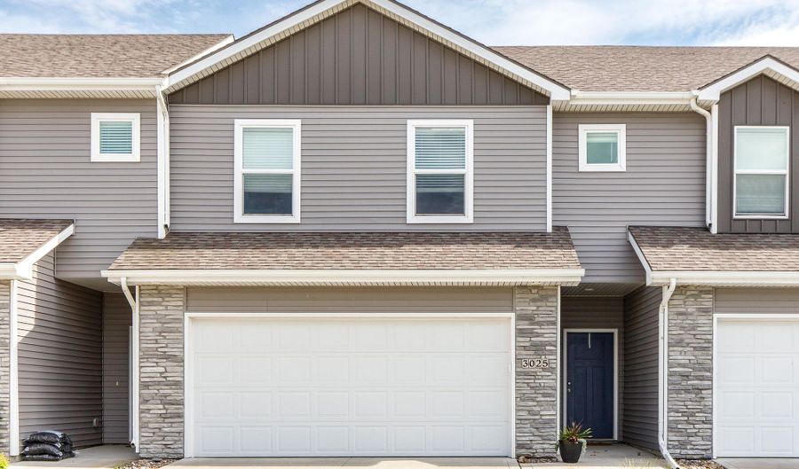 3025 NE 2nd Ln, Ankeny, IA 50021 - 3 Beds, 3 Bath