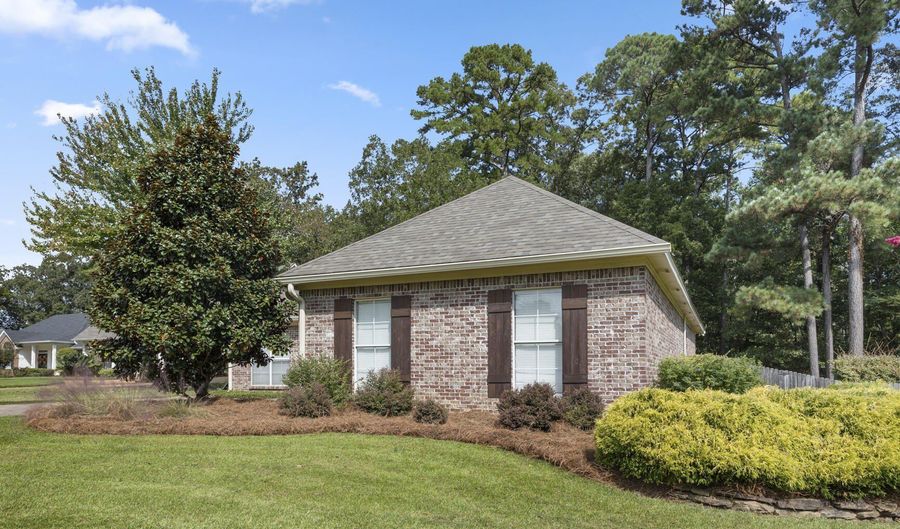 1019 Riverchase North Dr, Brandon, MS 39047 - 3 Beds, 2 Bath