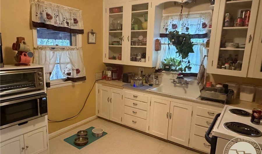 723 Cook Ave, Billings, MT 59101 - 4 Beds, 1 Bath