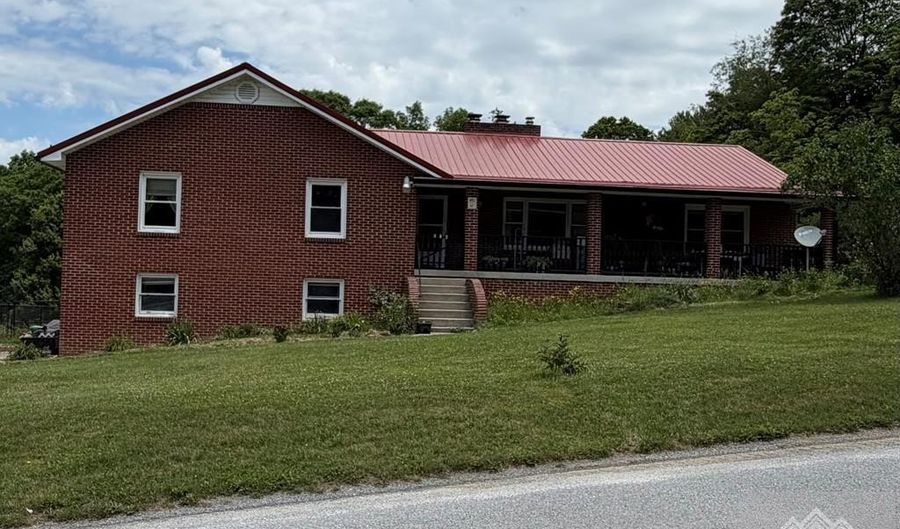 316 N State St, Athens, WV 24712 - 3 Beds, 2 Bath