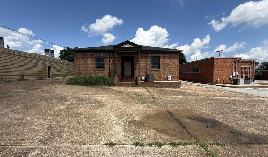 330 E College, Batesville, AR 72501 - 0 Beds, 0 Bath