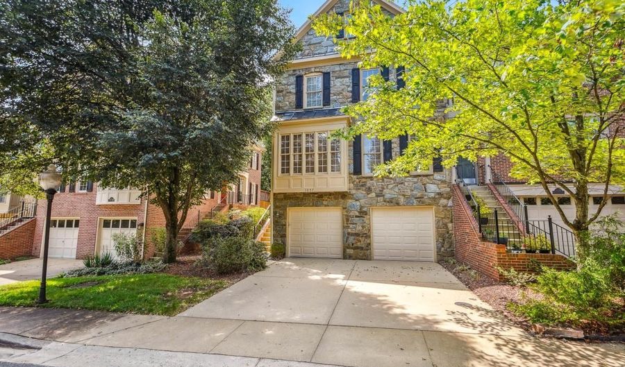 1057 GRAND OAK Way, Rockville, MD 20852 - 4 Beds, 4 Bath