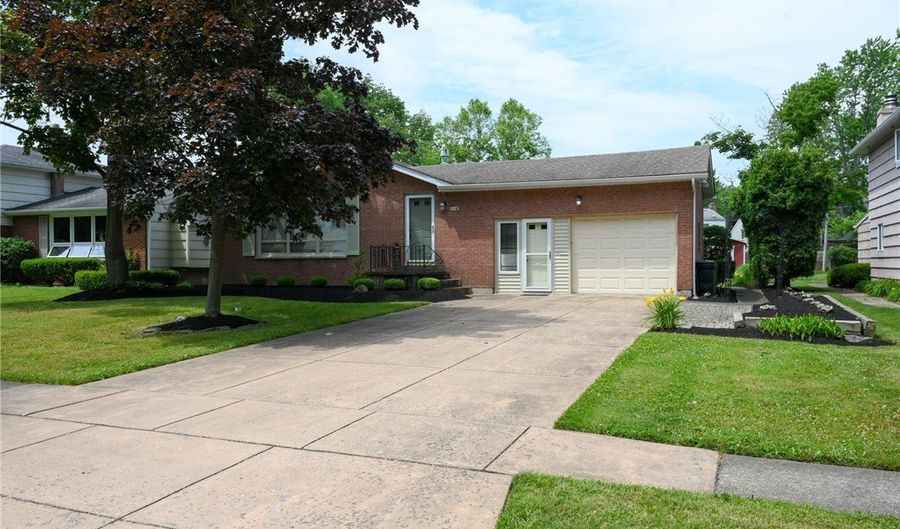 116 Segsbury Rd, Amherst, NY 14221 - 3 Beds, 2 Bath