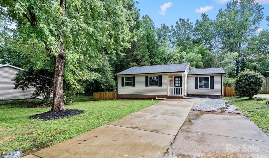 8100 Bald Ridge Dr, Charlotte, NC 28227 - 2 Beds, 1 Bath