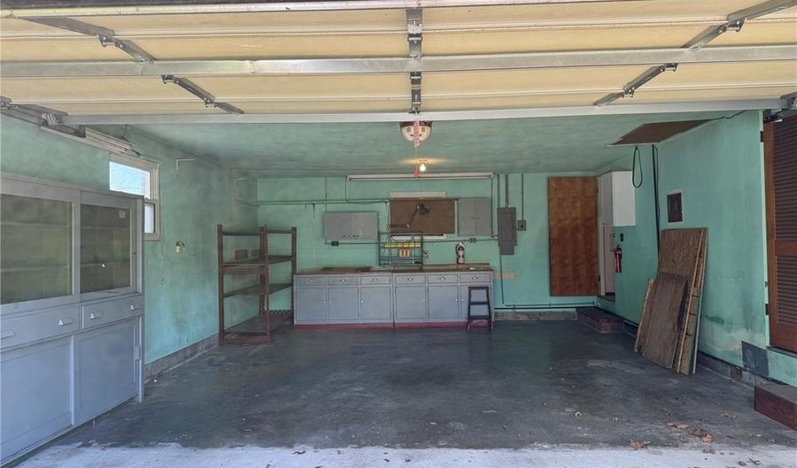 5108 Humbert Rd, Alton, IL 62002 - 3 Beds, 2 Bath