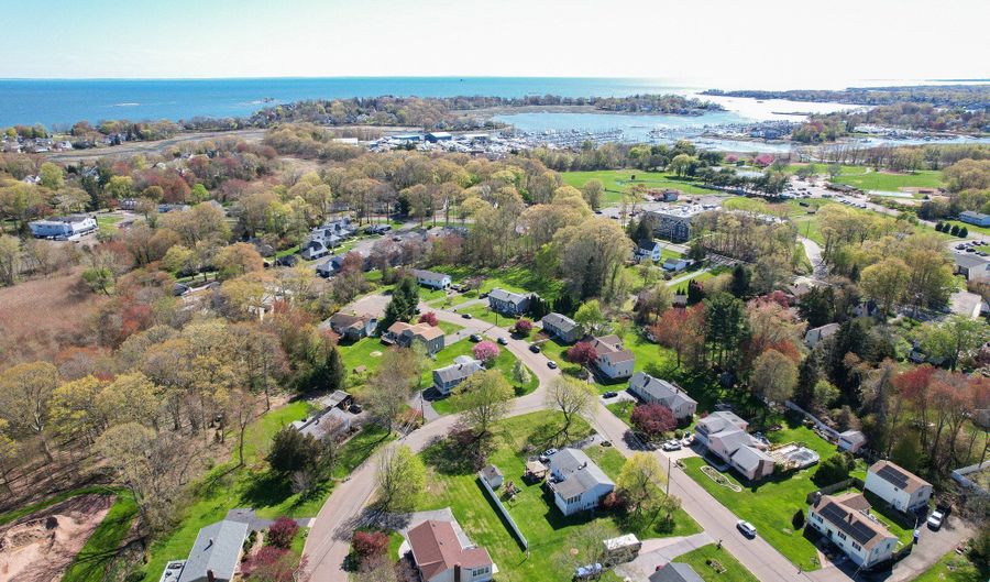 10 Brightwood Ln, Branford, CT 06405 - 3 Beds, 3 Bath