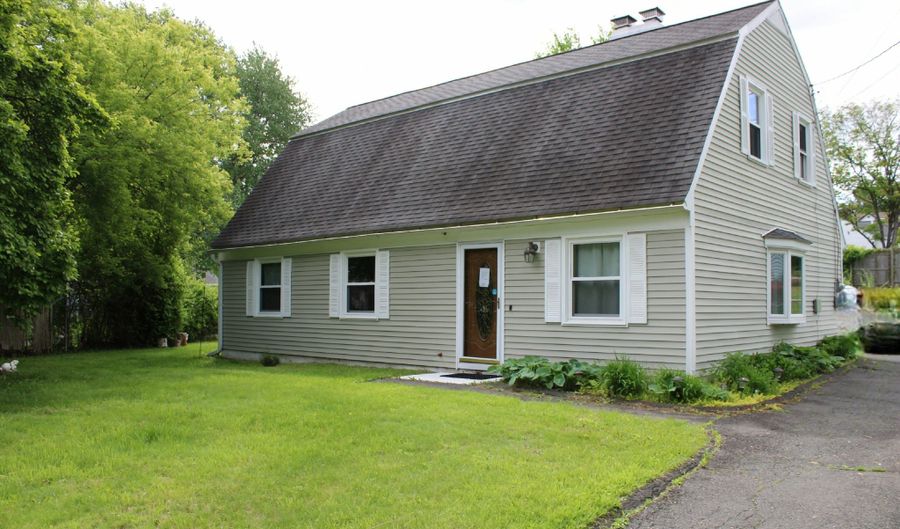 30 Grove Pl, Danbury, CT 06810 - 5 Beds, 2 Bath