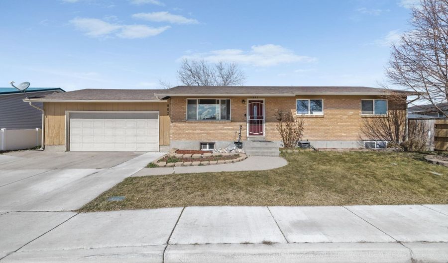 802 Bonanza, Chubbuck, ID 83202 - 5 Beds, 2 Bath