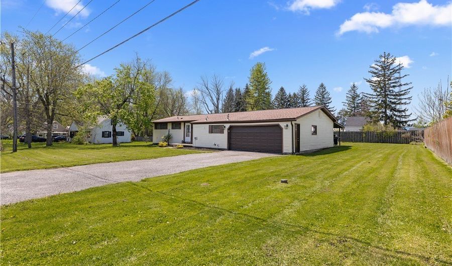 1152 Clearvue Dr, Alden, NY 14004 - 3 Beds, 2 Bath