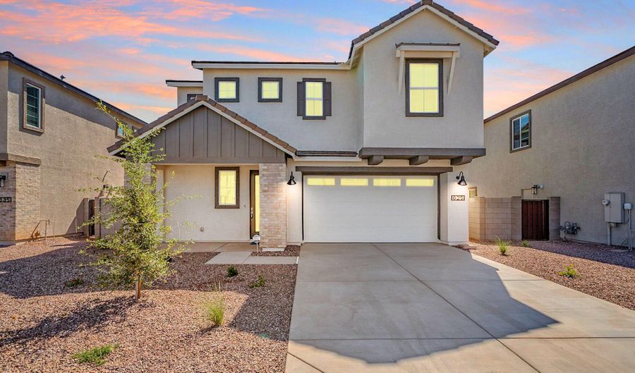 630 W LAREDO St, Chandler, AZ 85225 - 3 Beds, 3 Bath