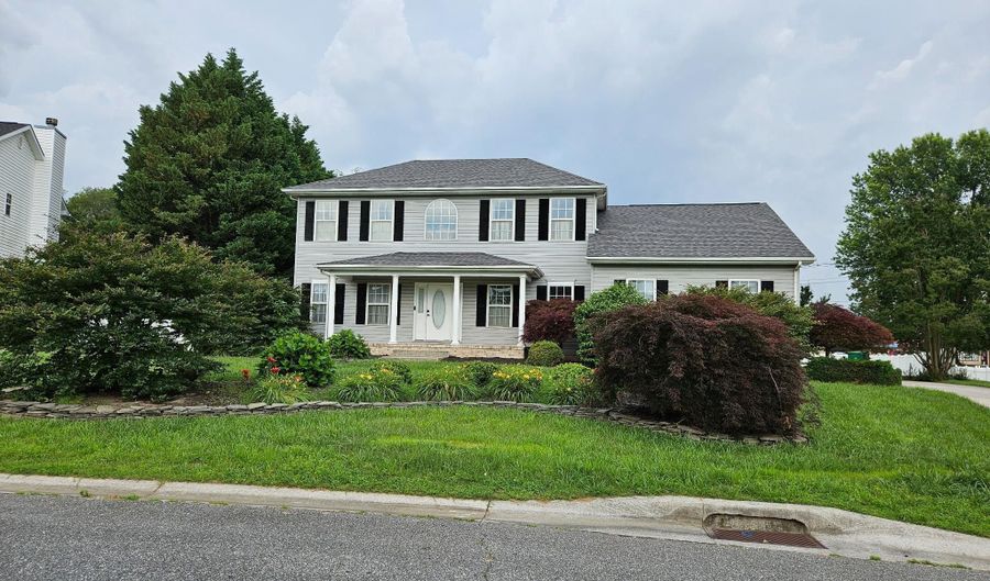 457 GREAT GENEVA Dr, Dover, DE 19901 - 4 Beds, 4 Bath