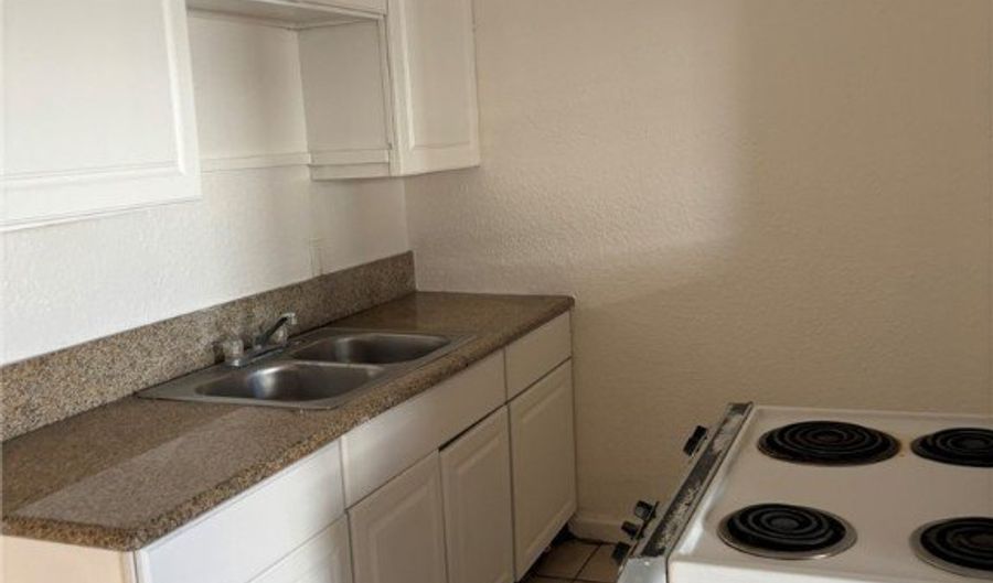 236 W Philadelphia Ave 3, Las Vegas, NV 89102 - 1 Beds, 1 Bath