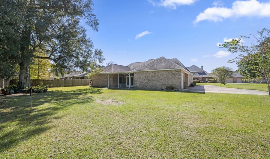 16025 Parkside Ct, Baton Rouge, LA 70817 - 3 Beds, 2 Bath