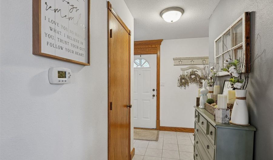 1128 8th St SE, Altoona, IA 50009 - 3 Beds, 3 Bath