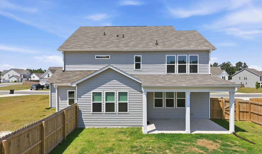 362 Summer Wind Way, Aberdeen, NC 28315 - 3 Beds, 3 Bath