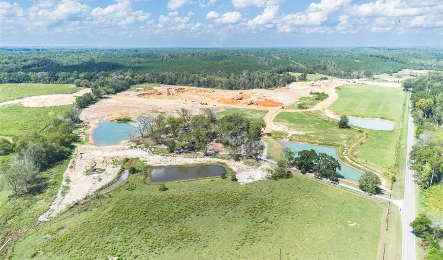 601 N Pickett St, Autaugaville, AL 36003 - 5 Beds, 6 Bath