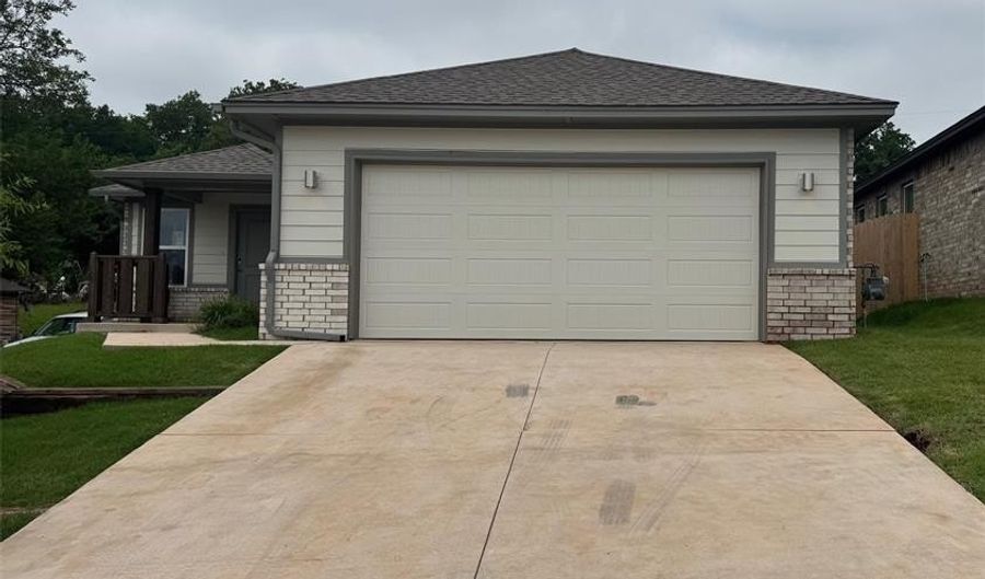 421 E 7th St, Arcadia, OK 73007 - 3 Beds, 2 Bath