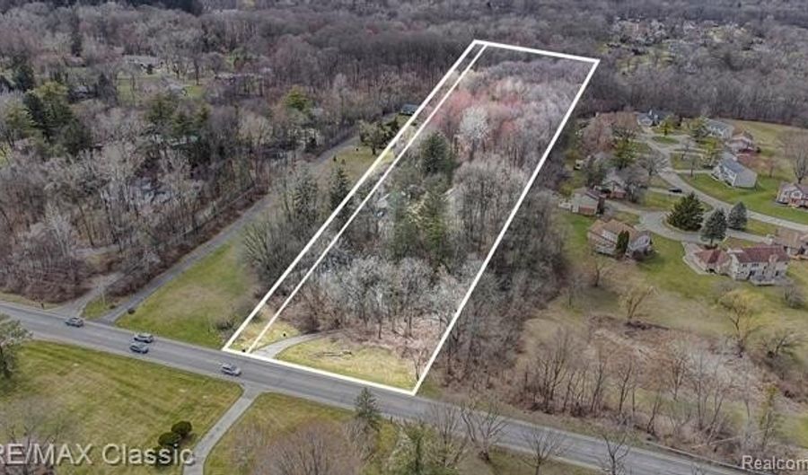 23775 Inkster Rd, Farmington Hills, MI 48336 - 3 Beds, 3 Bath