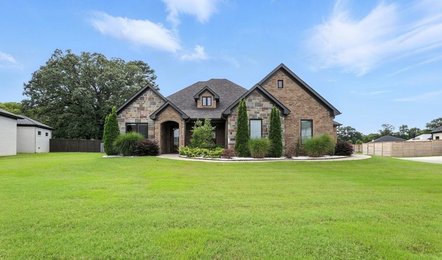 6756 Hilo St, Benton, AR 72019 - 3 Beds, 3 Bath