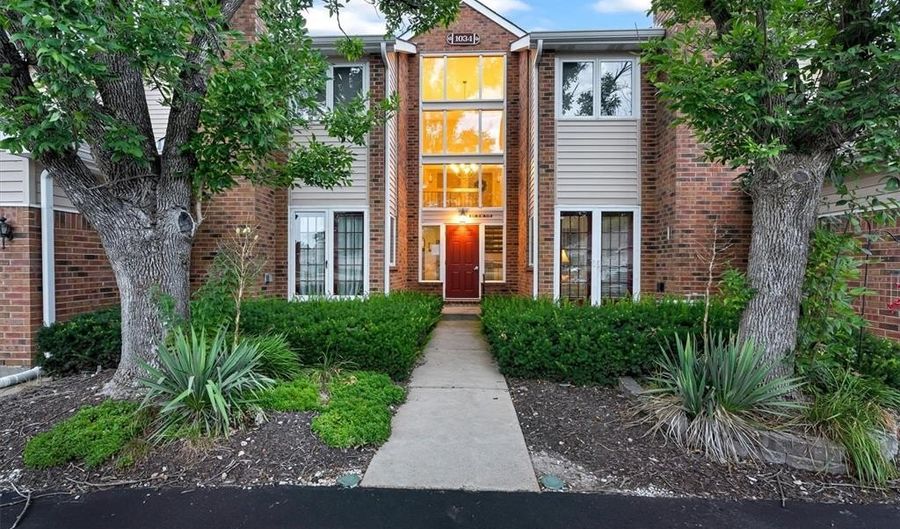 1034 Alpine Ridge Dr G6, Ballwin, MO 63021 - 2 Beds, 2 Bath