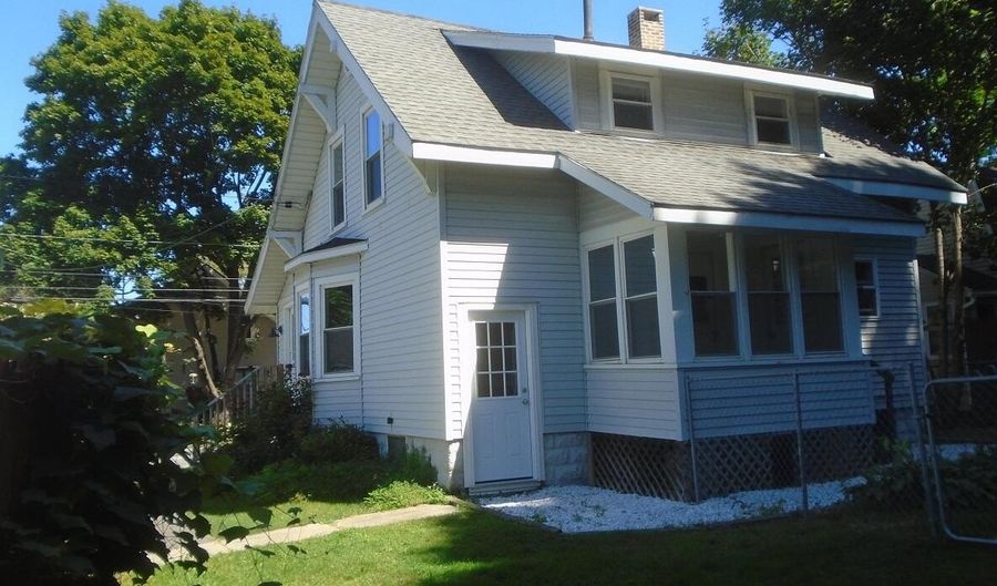 23 Fowler St, Augusta, ME 04330 - 3 Beds, 2 Bath