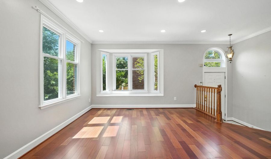 3911 COURTLAND Cir, Alexandria, VA 22305 - 4 Beds, 4 Bath