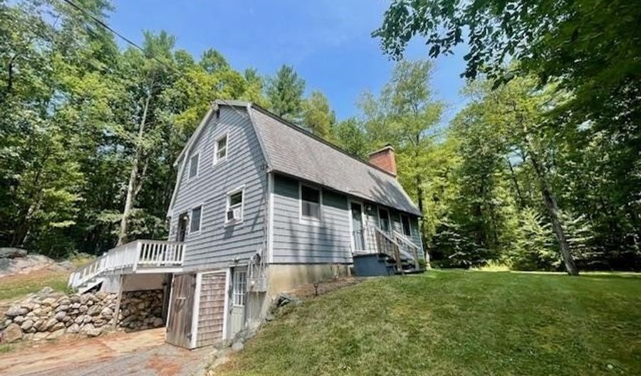 42 Pepperell Rd, Brookline, NH 03033 - 3 Beds, 2 Bath