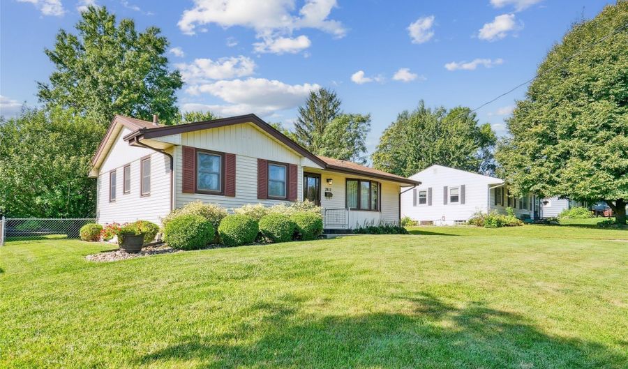 2817 Richmond Ave, Des Moines, IA 50317 - 3 Beds, 2 Bath