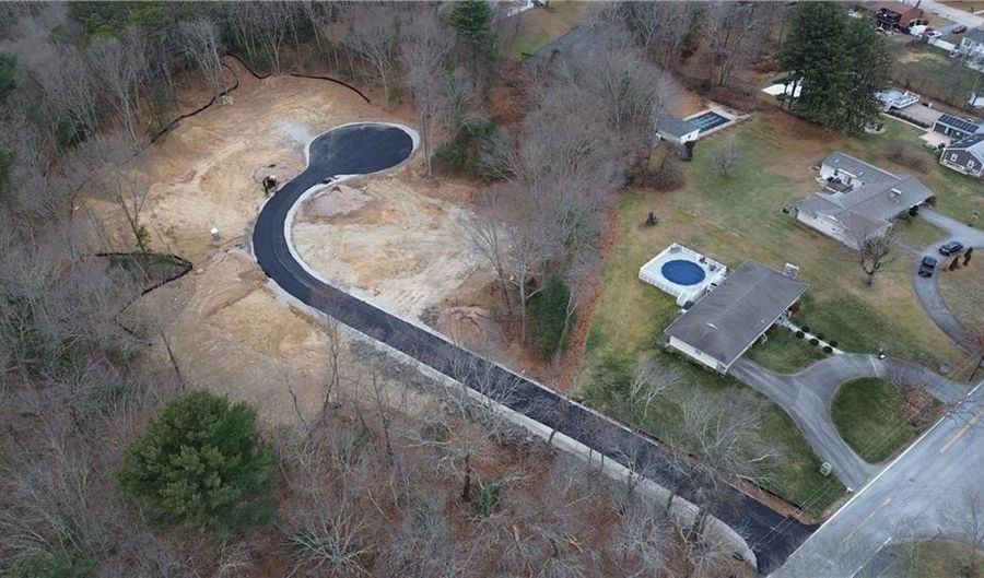 10 Helena Way, Johnston, RI 02919 - 4 Beds, 2 Bath