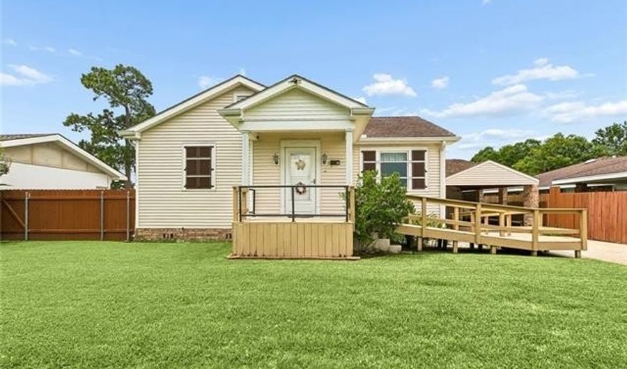105 YORKE St, Belle Chasse, LA 70037 - 2 Beds, 1 Bath