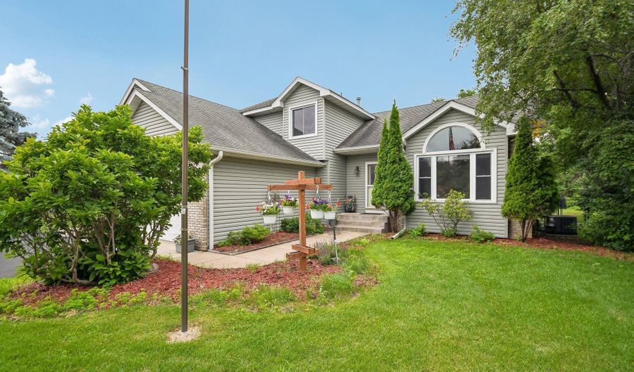 13820 Sycamore St NW, Andover, MN 55304 - 5 Beds, 3 Bath