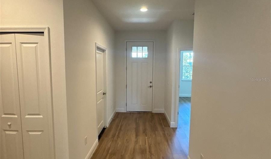 525 ELLIE Ct, Apopka, FL 32712 - 3 Beds, 2 Bath