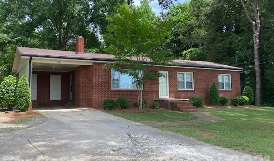 9180 Davidson Hwy, Concord, NC 28027 - 3 Beds, 1 Bath