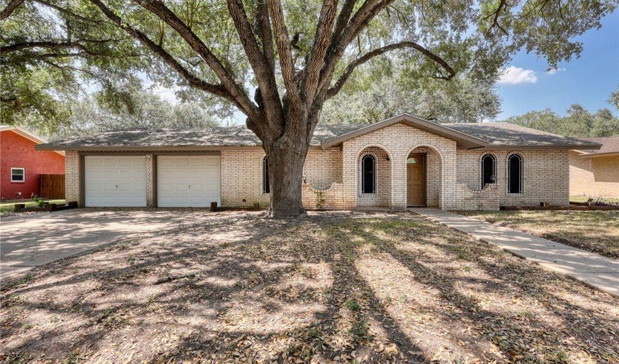1104 Live Oak, Alice, TX 78332 - 3 Beds, 2 Bath