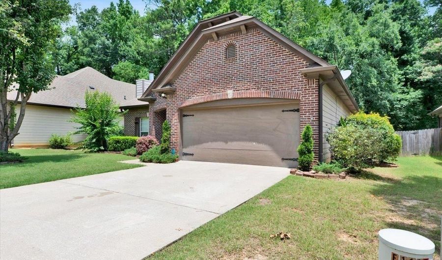 1131 EAGLE Dr, Maylene, AL 35114 - 3 Beds, 2 Bath