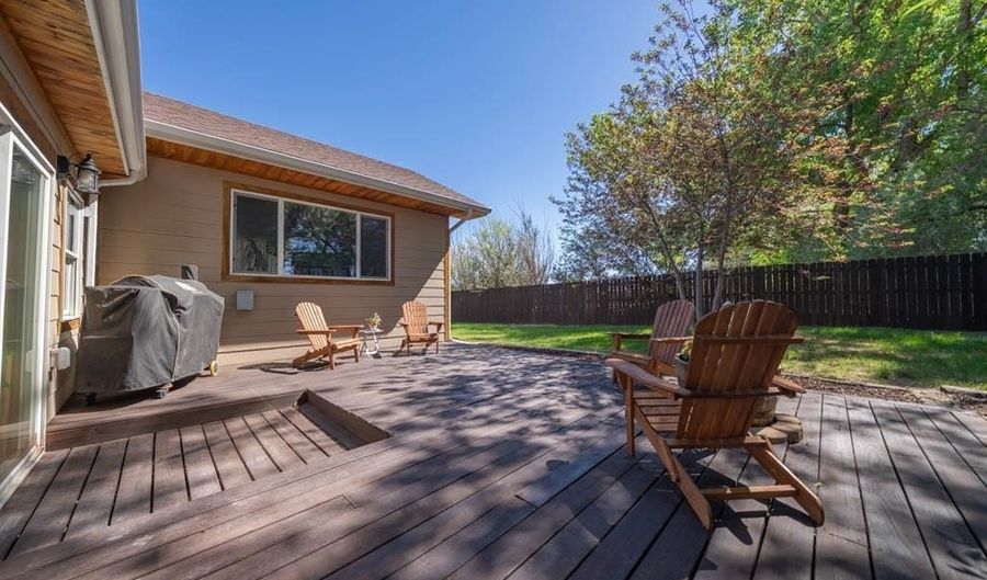 2132 26th St, Cody, WY 82414 - 4 Beds, 2 Bath
