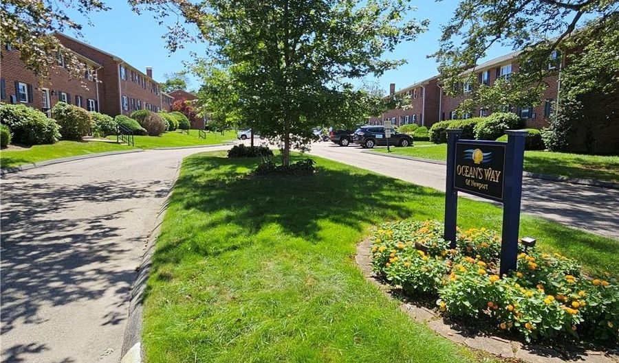 70 Carroll Ave 1004, Newport, RI 02840 - 1 Beds, 1 Bath