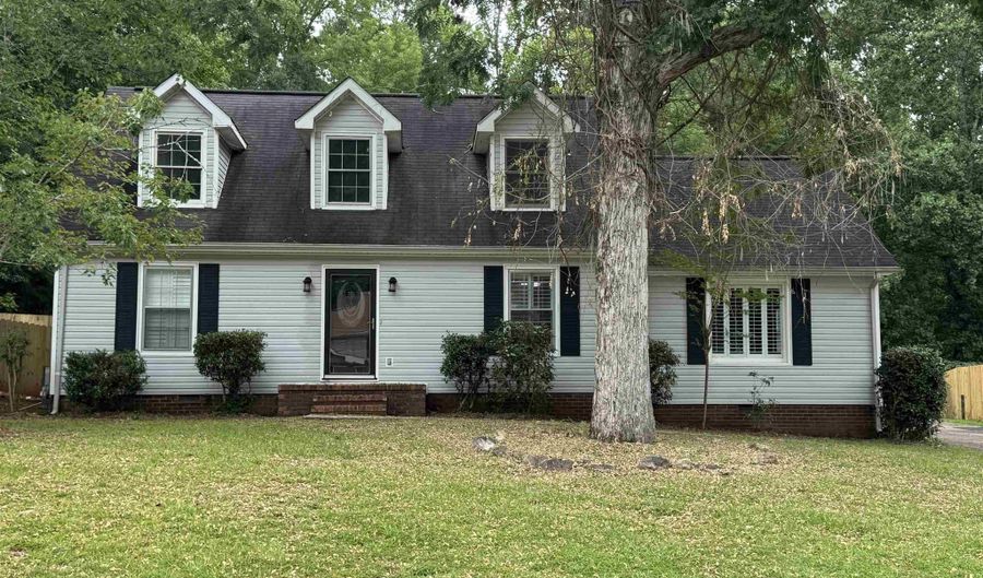 813 BROOKHAVEN Rd, Anniston, AL 36207 - 3 Beds, 3 Bath