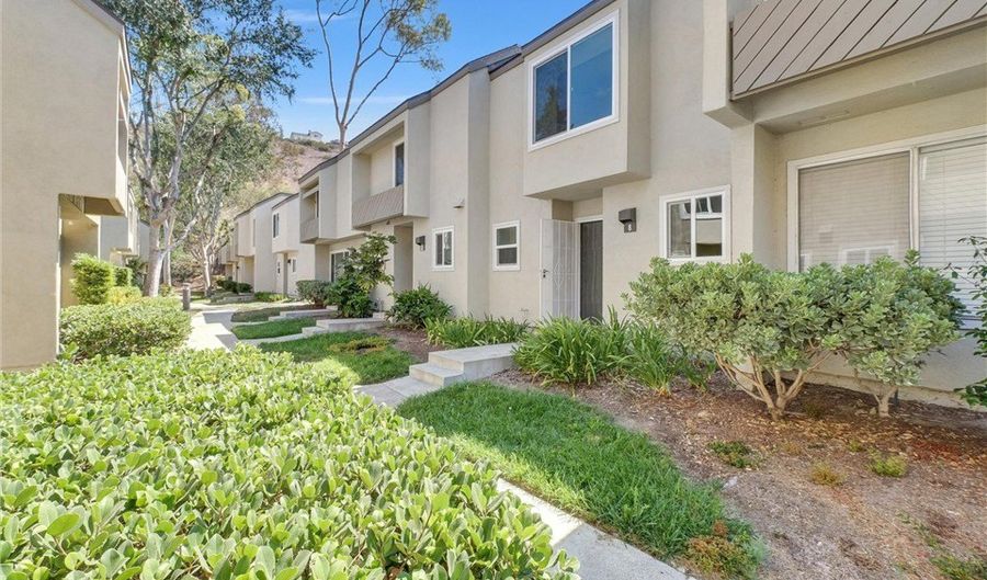 5825 E Creekside Ave 8, Orange, CA 92869 - 2 Beds, 2 Bath