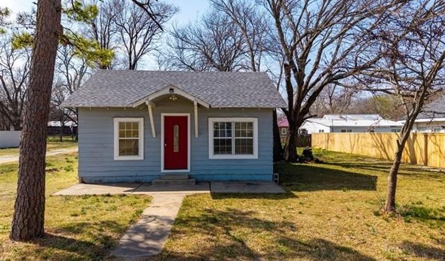 819 N Oak, Ada, OK 74820 - 2 Beds, 1 Bath