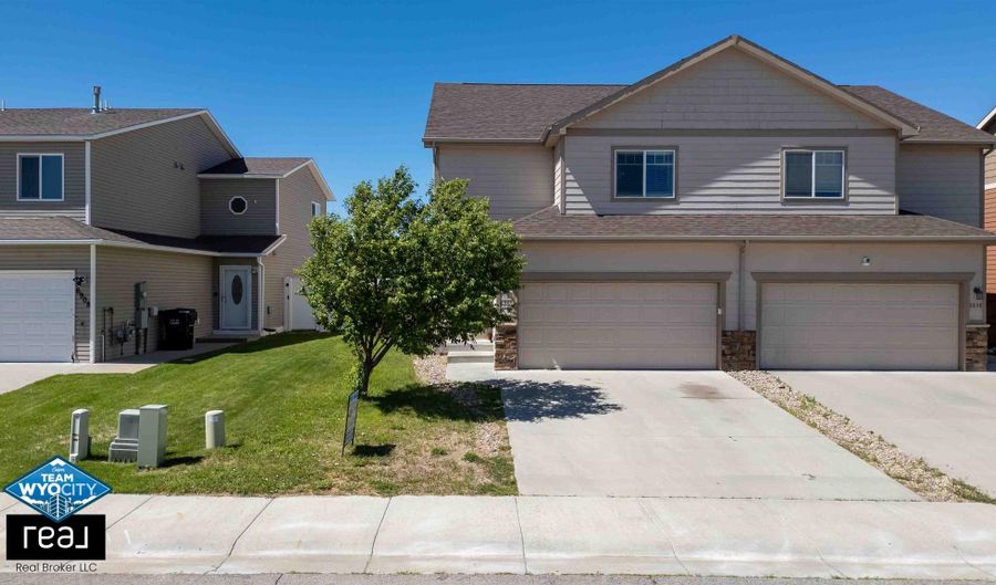 6866 Umpqua River Rd, Casper, WY 82604 - 3 Beds, 3 Bath