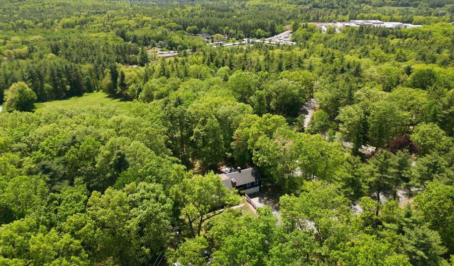 5 Pinecrest Cir, Bedford, NH 03110 - 3 Beds, 3 Bath