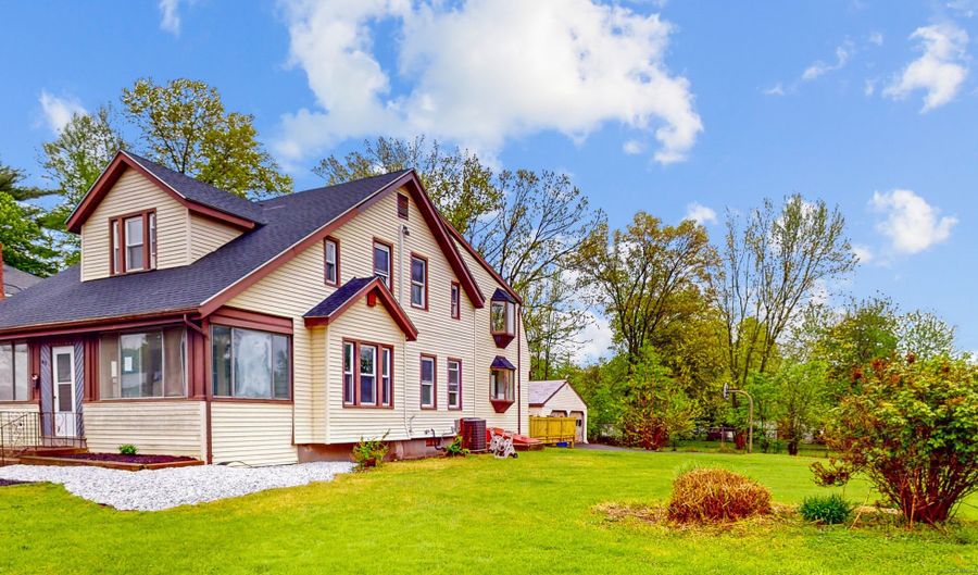 49 Gilbert Ave, Bloomfield, CT 06002 - 3 Beds, 3 Bath