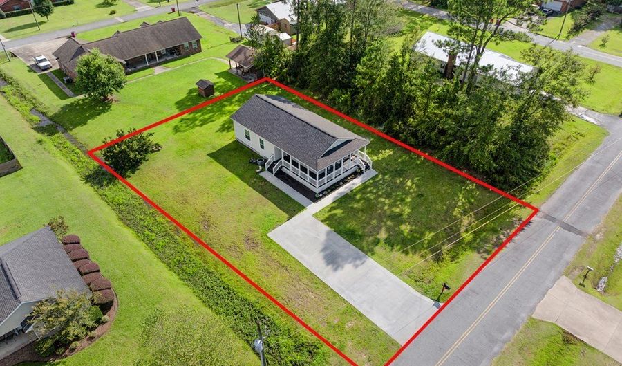 177 Ranier St, Baxley, GA 31513 - 3 Beds, 2 Bath