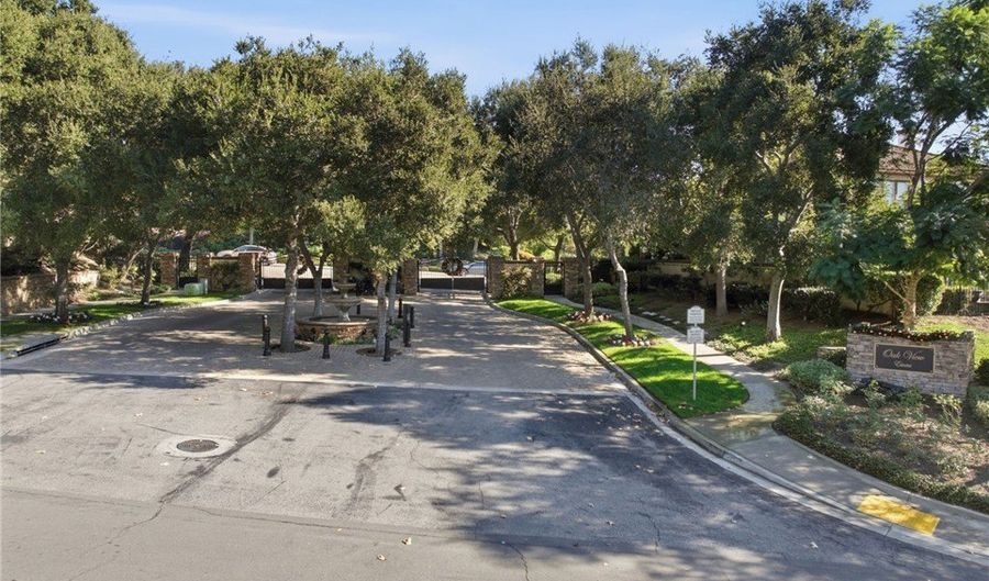 2 Sunswept Mesa, Aliso Viejo, CA 92656 - 5 Beds, 5 Bath